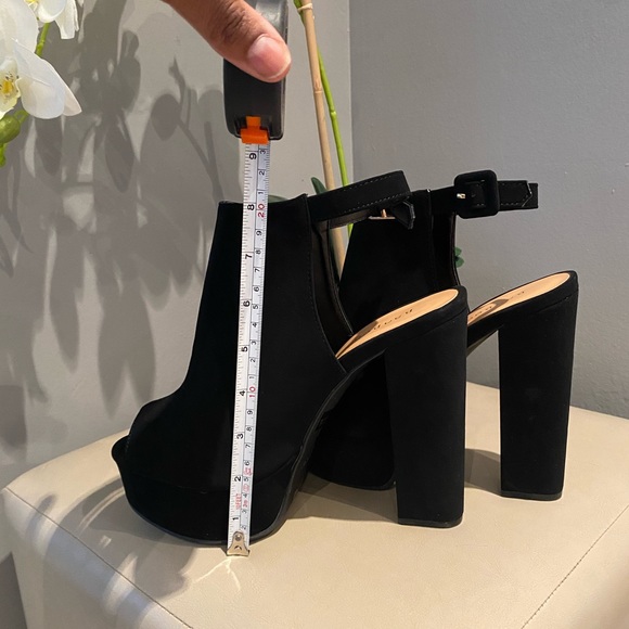 Black Heel Sandal - Picture 9 of 9